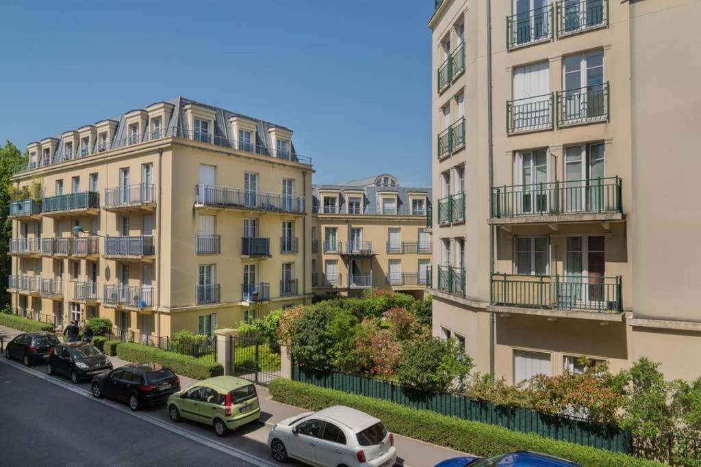 Lovely Apartment Close To A Big Shopping Mall Serris Exteriör bild